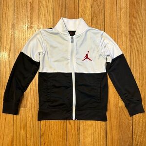 Boys Jordan Zip Up Size 4T Black and White Long Sleeved